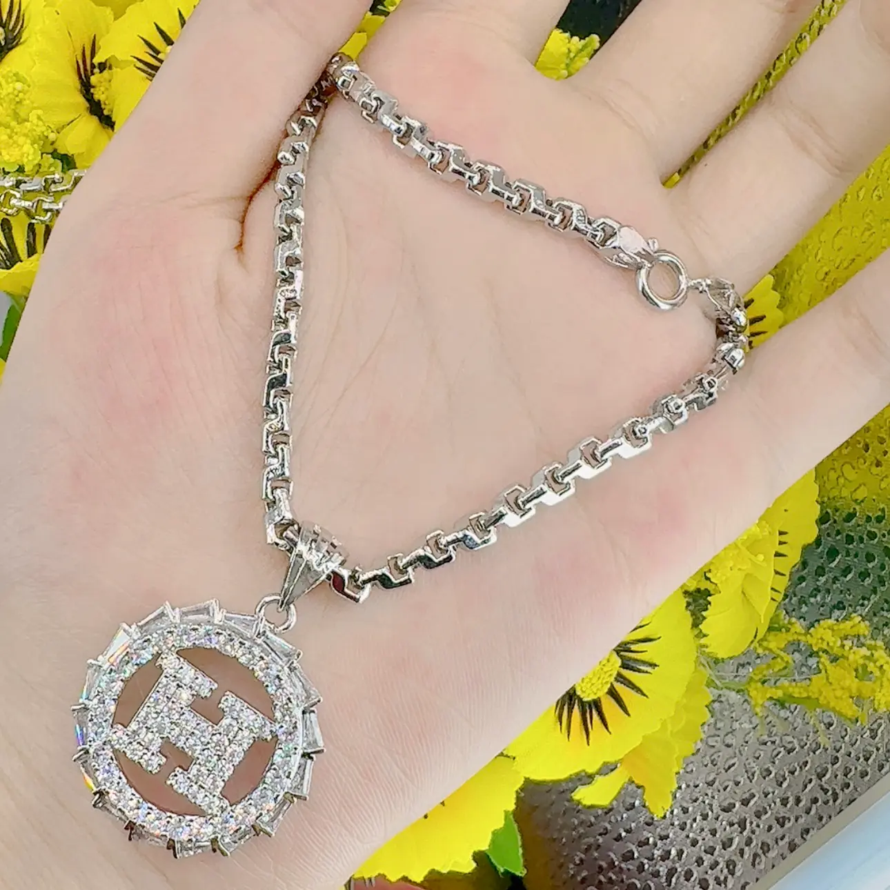 Dây chuyền nữ chữ công 5 chỉ bạch kim - mặt chữ H 2 DÂy ChuyỀn NỮ ChỮ CÔng 5 ChỈ BẠch Kim+mẶt ChỮ H (3)