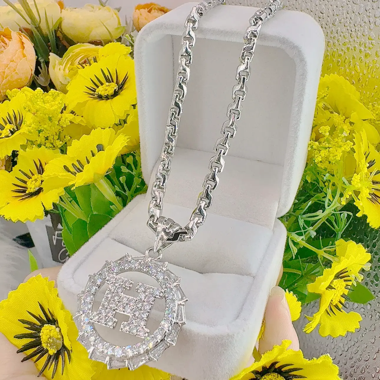 Dây chuyền nữ chữ công 5 chỉ bạch kim - mặt chữ H 3 DÂy ChuyỀn NỮ ChỮ CÔng 5 ChỈ BẠch Kim+mẶt ChỮ H (4)