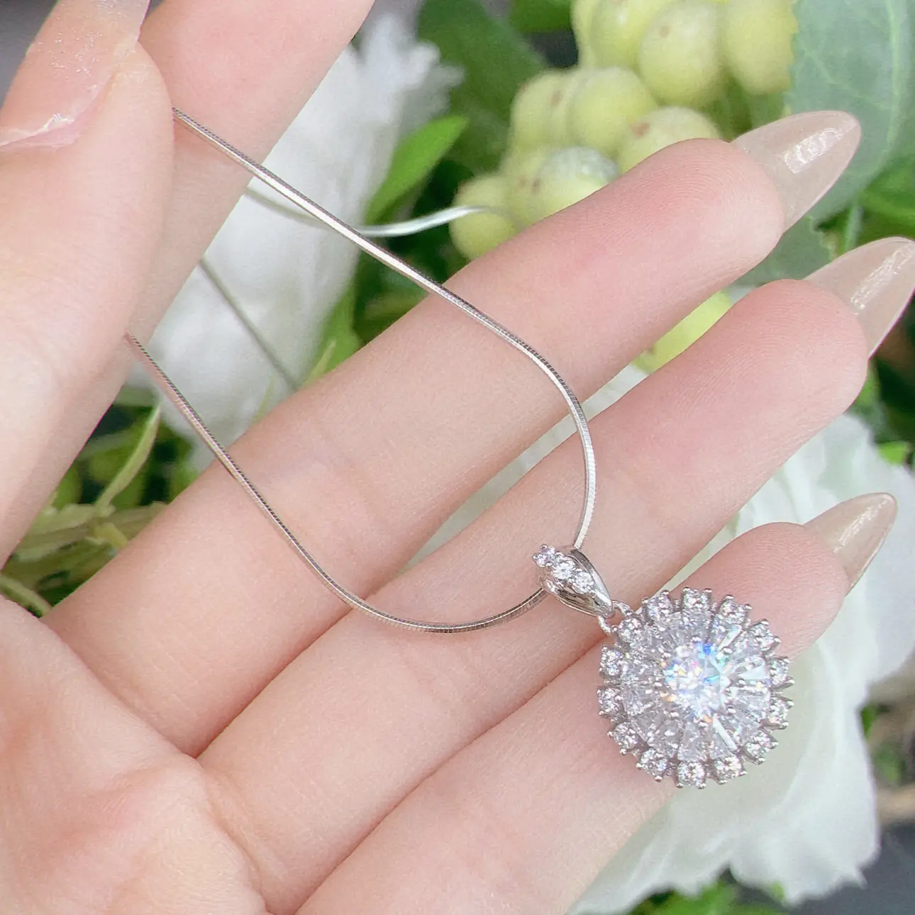 Dây chuyền nữ màu bạch kim kèm mặt mã A1 2 DÂy ChuyỀn NỮ MÀu BẠch Kim KÈm MẶt MÃ A1 (5)