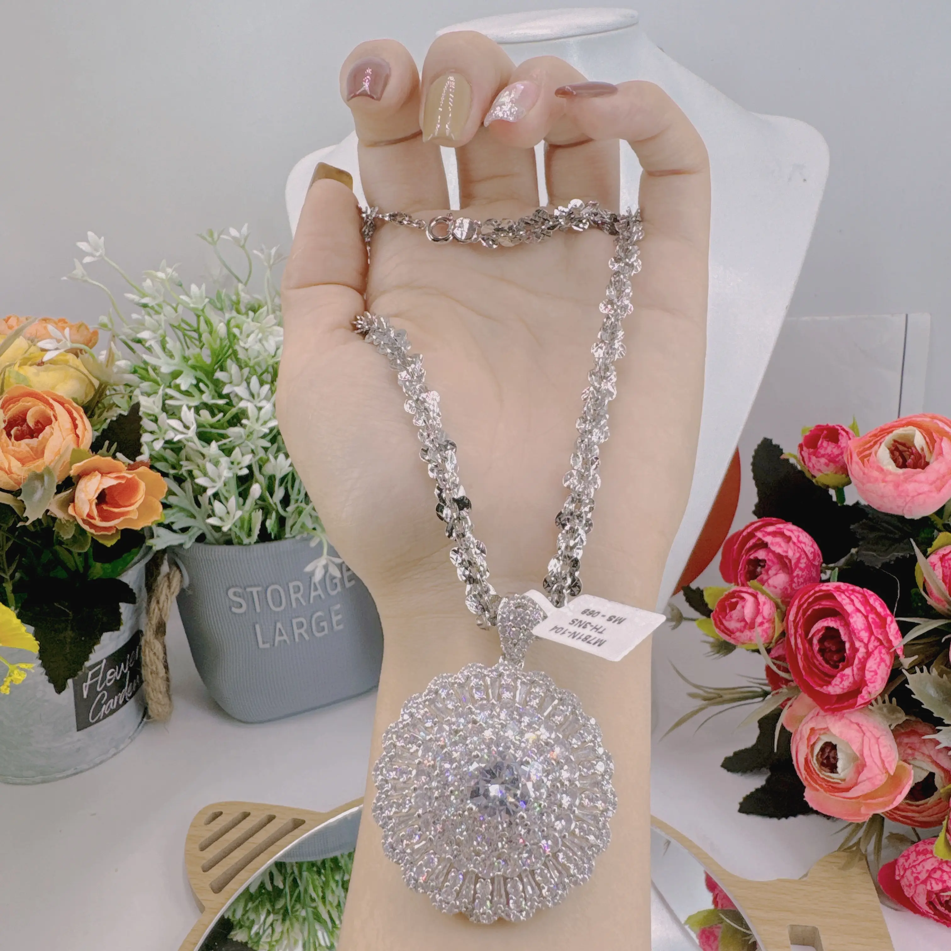 Dây chuyền nữ xoắn trắng 5 chỉ mặt C2 2 DÂy ChuyỀn NỮ XoẮn TrẮng 5 ChỈ+mẶt C2 (4)