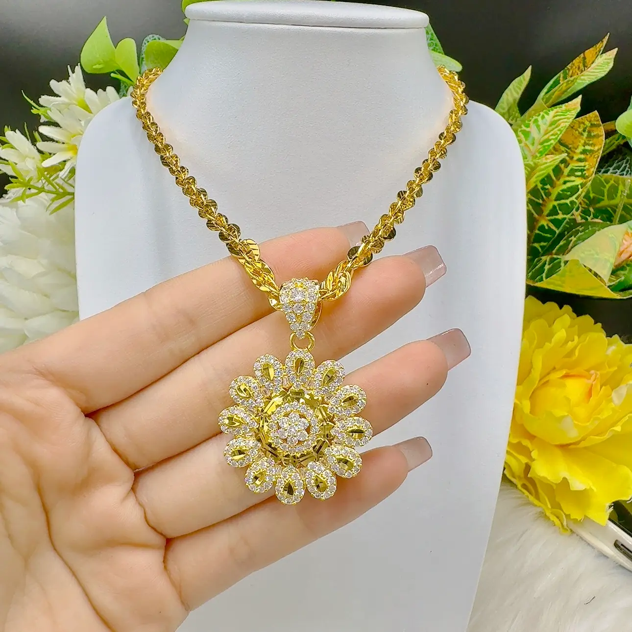 DÂy ChuyỀn NỮ XoẮn VÀng 3 ChỈ+mẶt Hoa CÚc C1 (4)