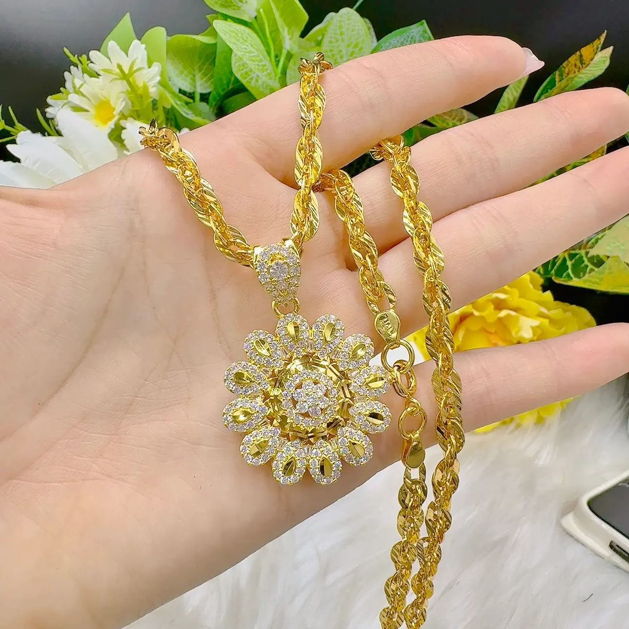 Dây chuyền nữ xoắn vàng 3 chỉ - mặt hoa cúc C1 3 DÂy ChuyỀn NỮ XoẮn VÀng 3 ChỈ+mẶt Hoa CÚc C1 (5)