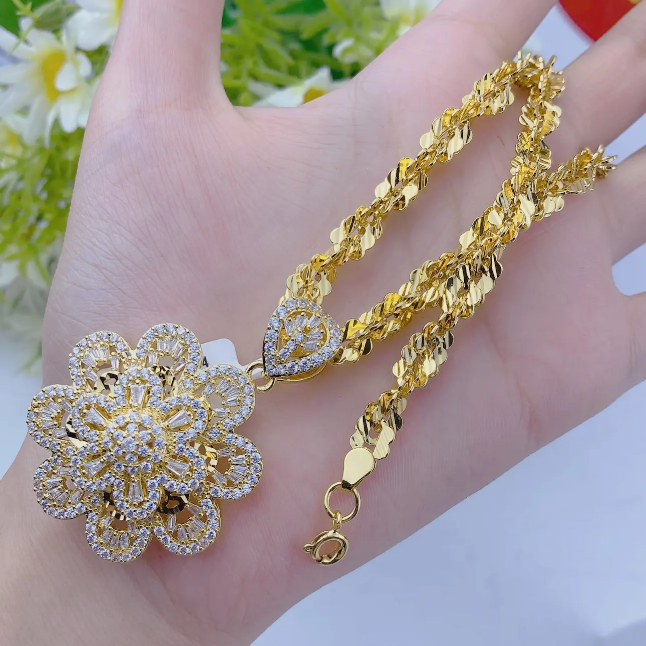 Dây chuyền nữ xoắn vàng 5 chỉ - mặt hoa V1 6 DÂy ChuyỀn NỮ XoẮn VÀng 5 ChỈ+mẶt Hoa V1 (1)