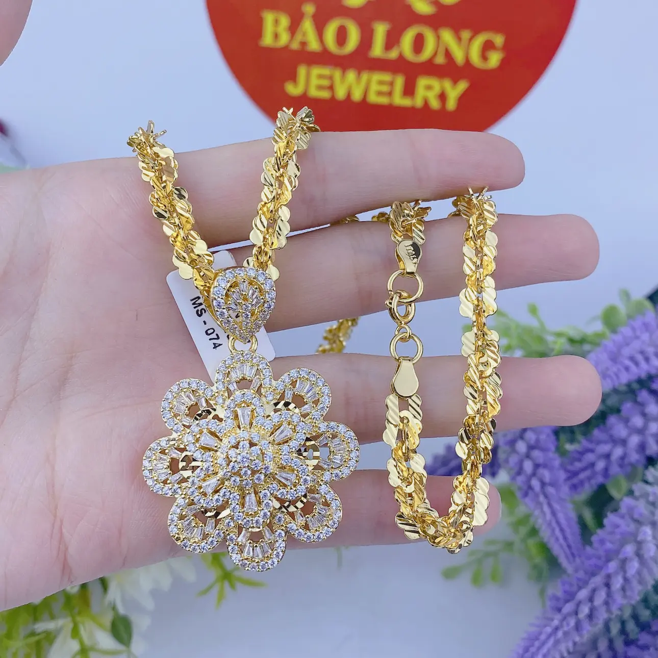 Dây chuyền nữ xoắn vàng 5 chỉ - mặt hoa V1 3 DÂy ChuyỀn NỮ XoẮn VÀng 5 ChỈ+mẶt Hoa V1 (4)