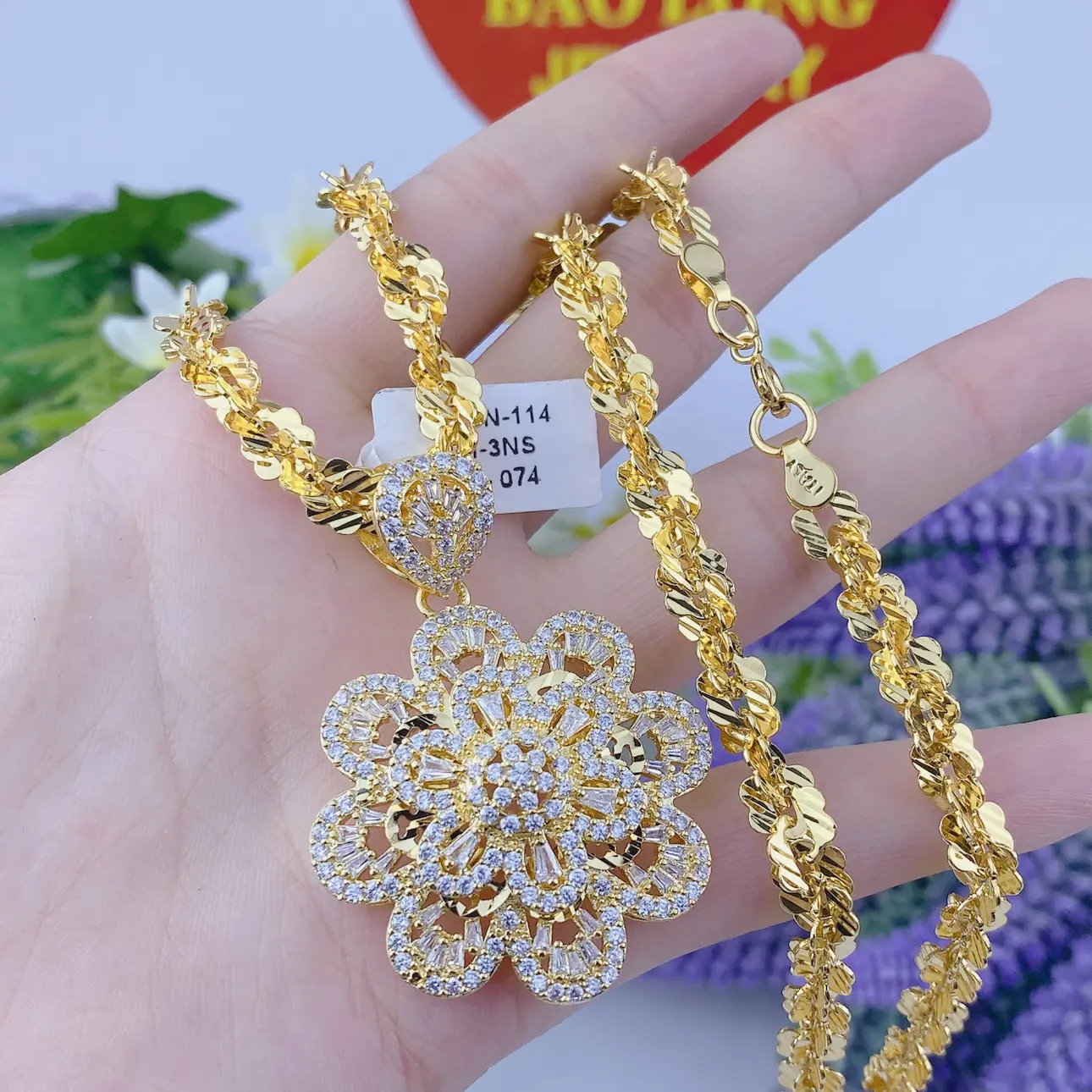 Dây chuyền nữ xoắn vàng 5 chỉ - mặt hoa V1 2 DÂy ChuyỀn NỮ XoẮn VÀng 5 ChỈ+mẶt Hoa V1 (5)