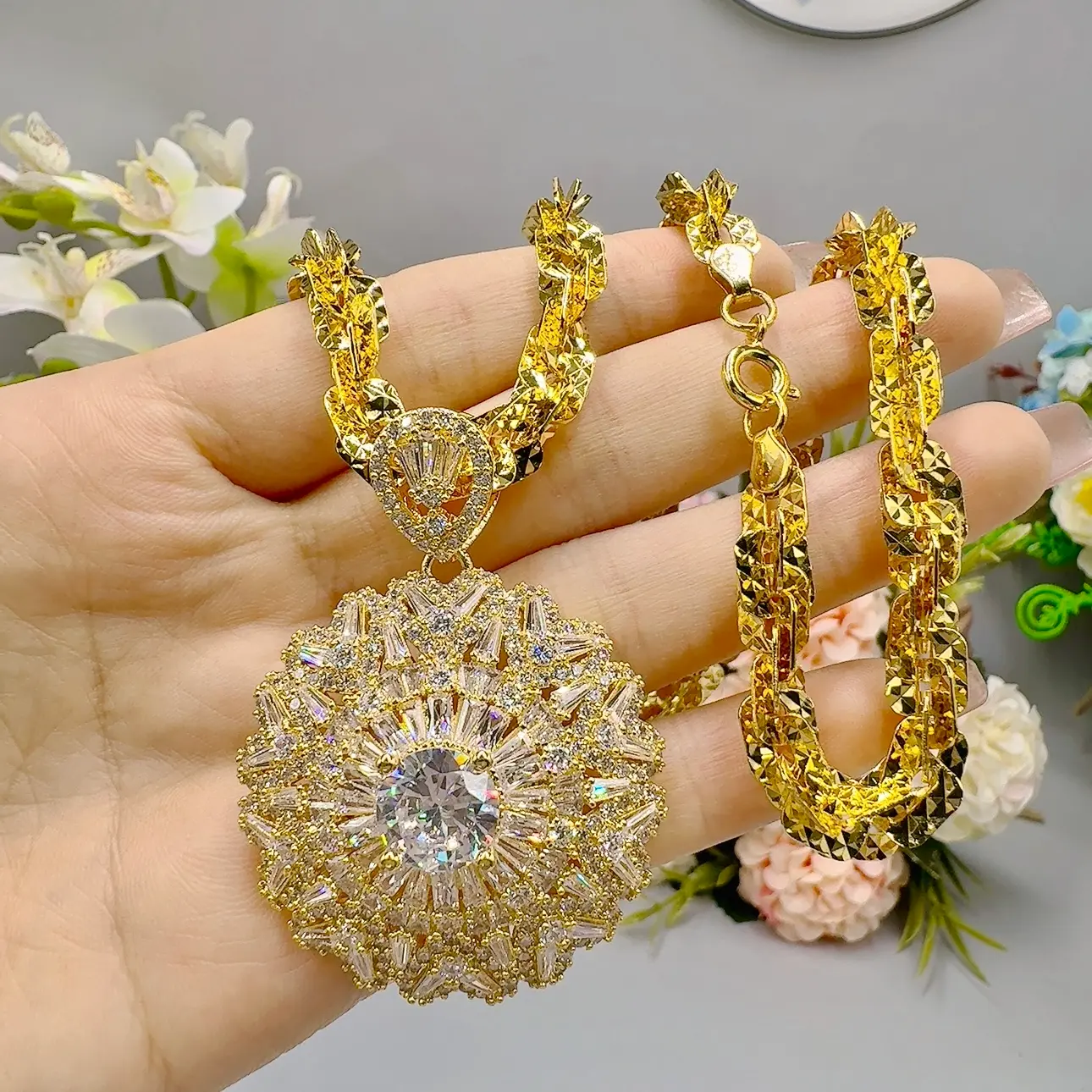 DÂy ChuyỀn NỮ XoẮn VÀng VuÔng 7 ChỈ+mẶt Hoa V2 (3)