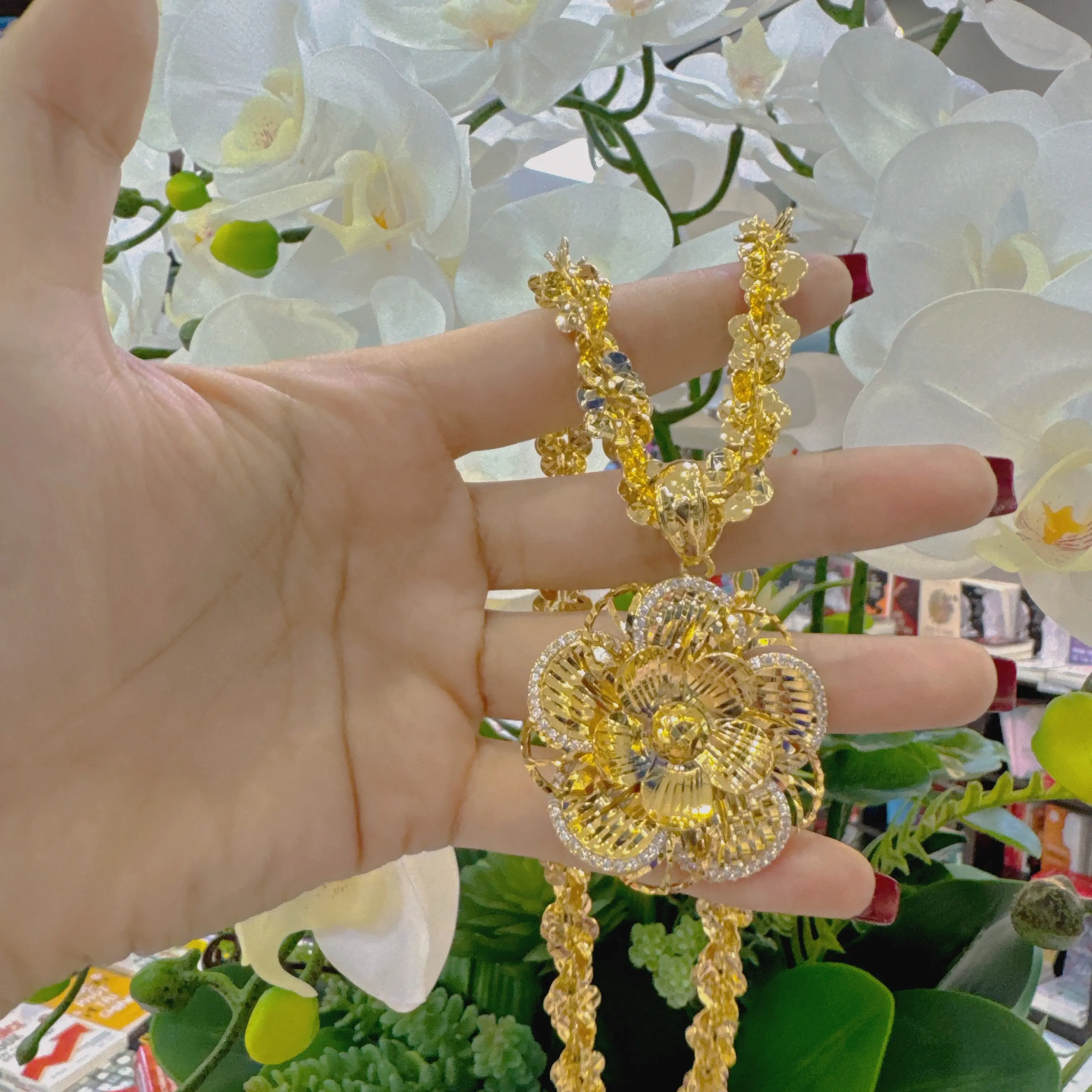 Dây xoắn vàng 1 lượng kèm mặt hoa mai 3 DÂy XoẮn VÀng 1 LƯỢng KÈm MẶt Hoa Mai (1)