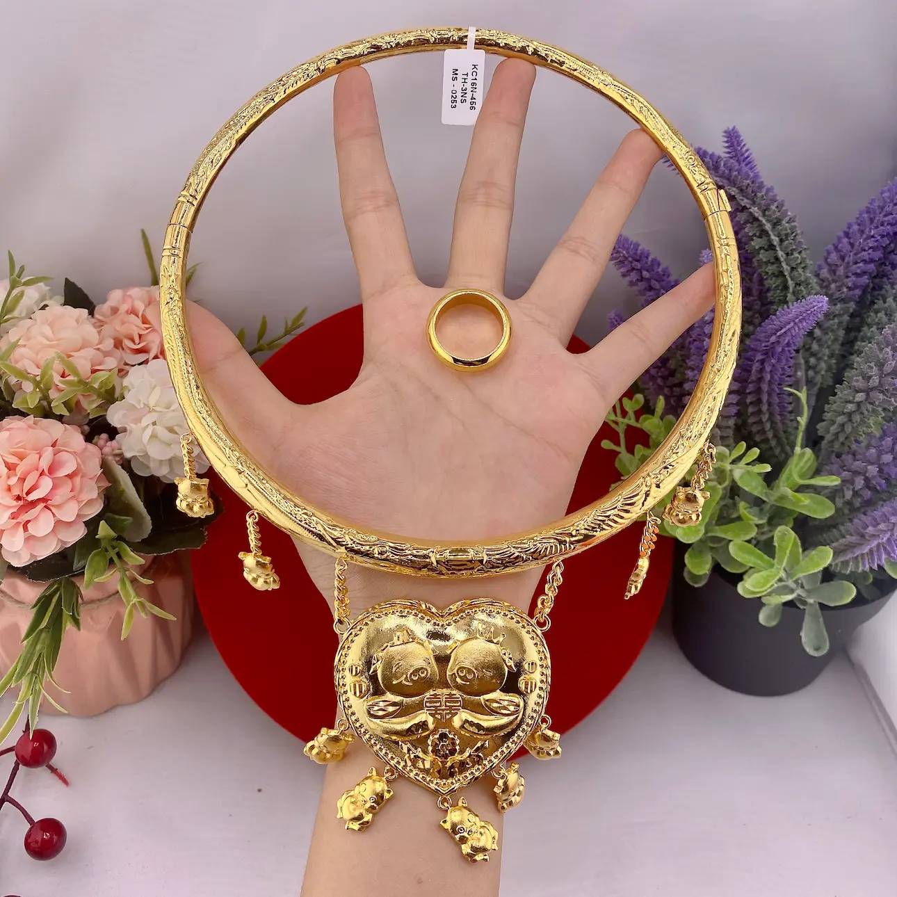 Kiềng cưới con heo - nhẫn trơn 9999 5 KiỀng CƯỚi Con Heo+nhẪn TrƠn 9999+hỘp ĐỎ (2)