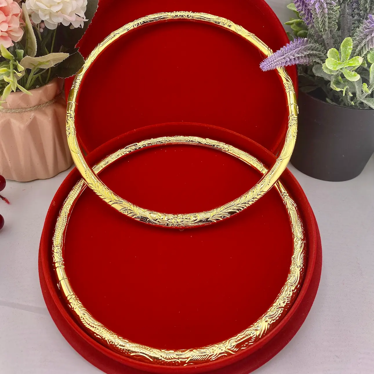 KiỀng CƯỚi+hỘp ĐỎ (1)