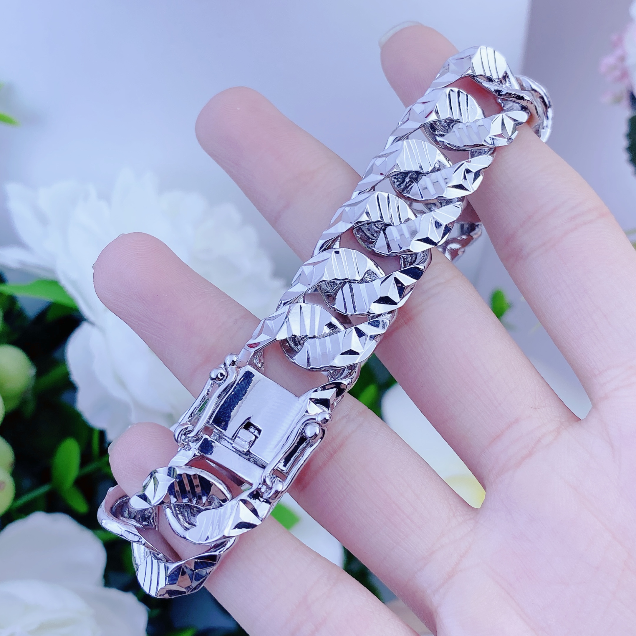 Lắc tay trắng 1 lượng chạm 4 Lắc Tay Trắng 1 Lượng Chạm (4)