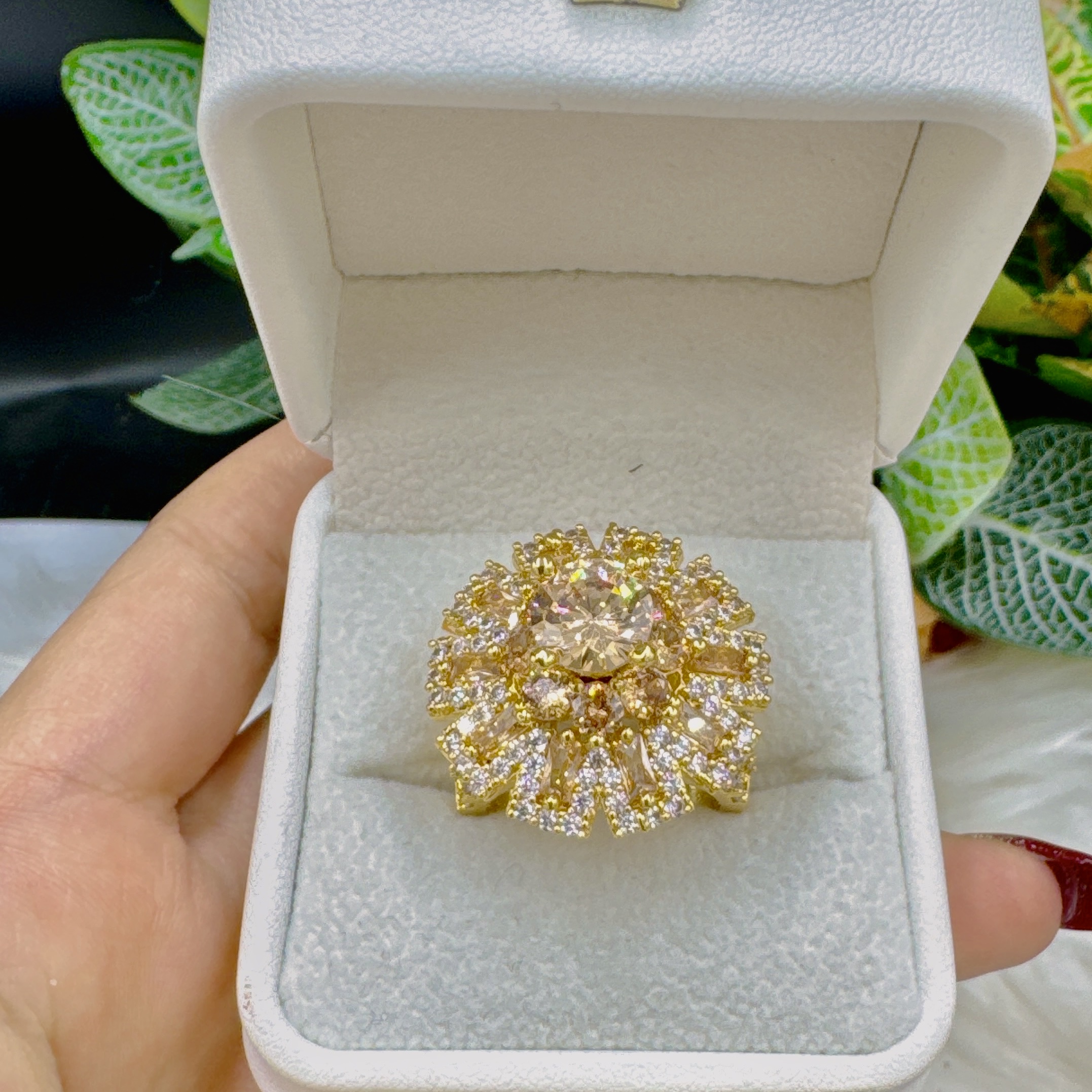 Nhẫn nữ hoàng hột trà to 3 NhẪn NỮ HoÀng HỘt TrÀ To (2)