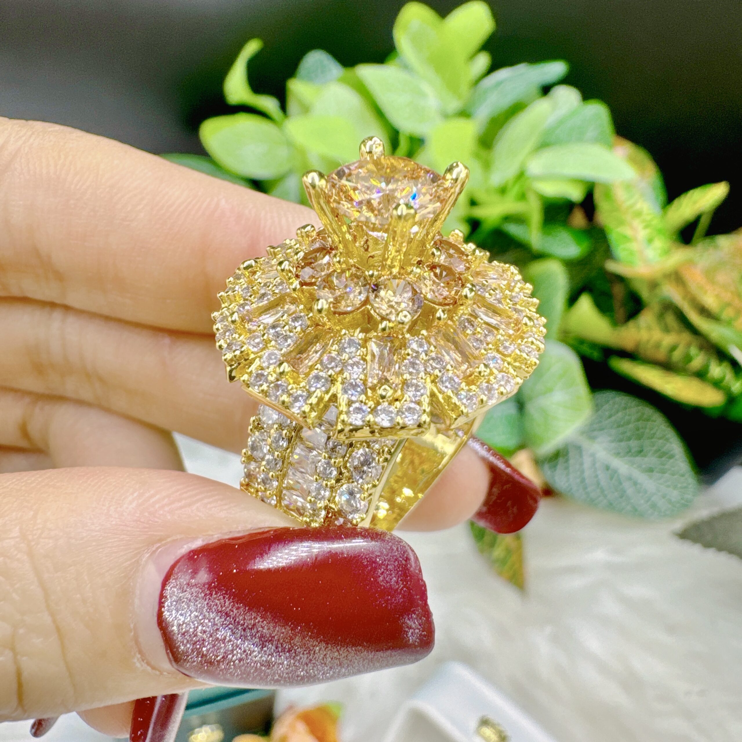 Nhẫn nữ hoàng hột trà to 5 NhẪn NỮ HoÀng HỘt TrÀ To (4)