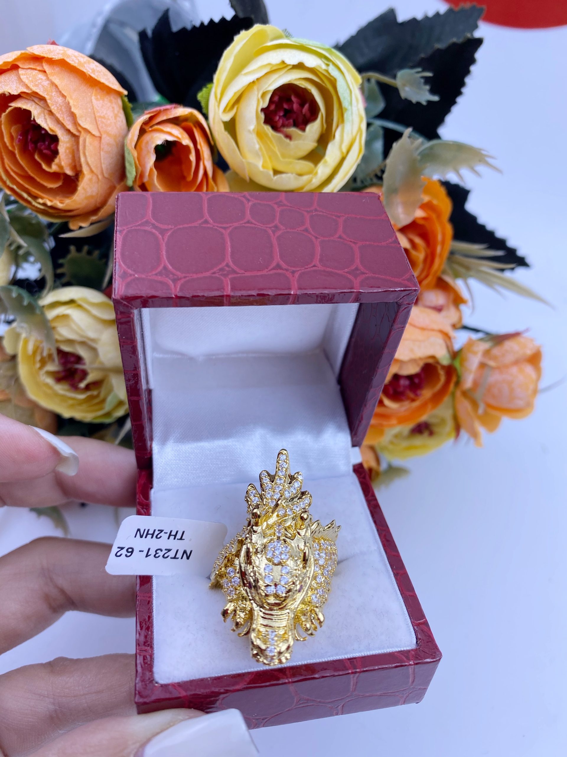 Nhẫn có ngậm tiền 5 Nhẫn Có Ngậm Tiền (1)