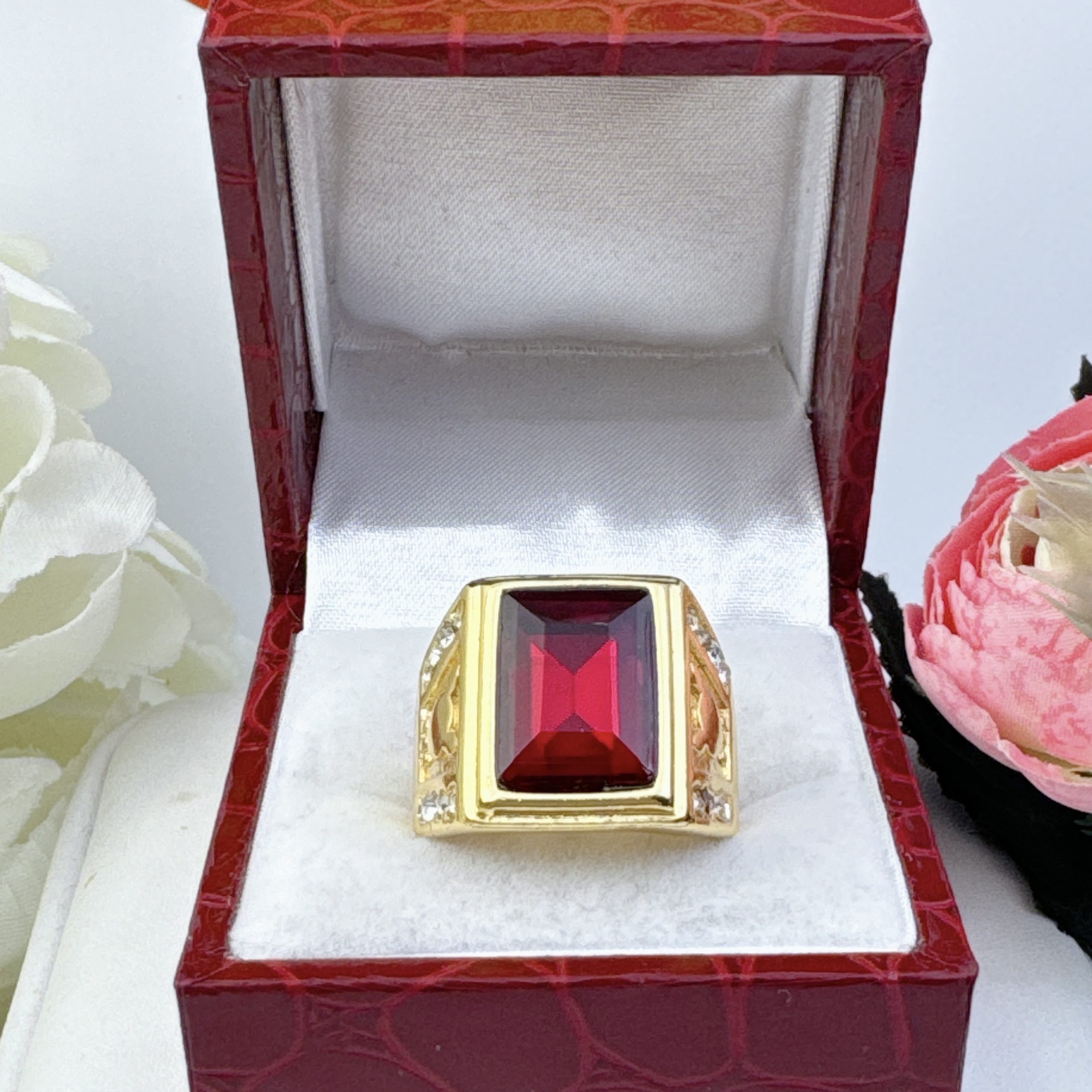 Nhẫn nam mặt vuông đá đỏ 1 Nhẫn Nam Mặt Vuông đá đỏ (1)