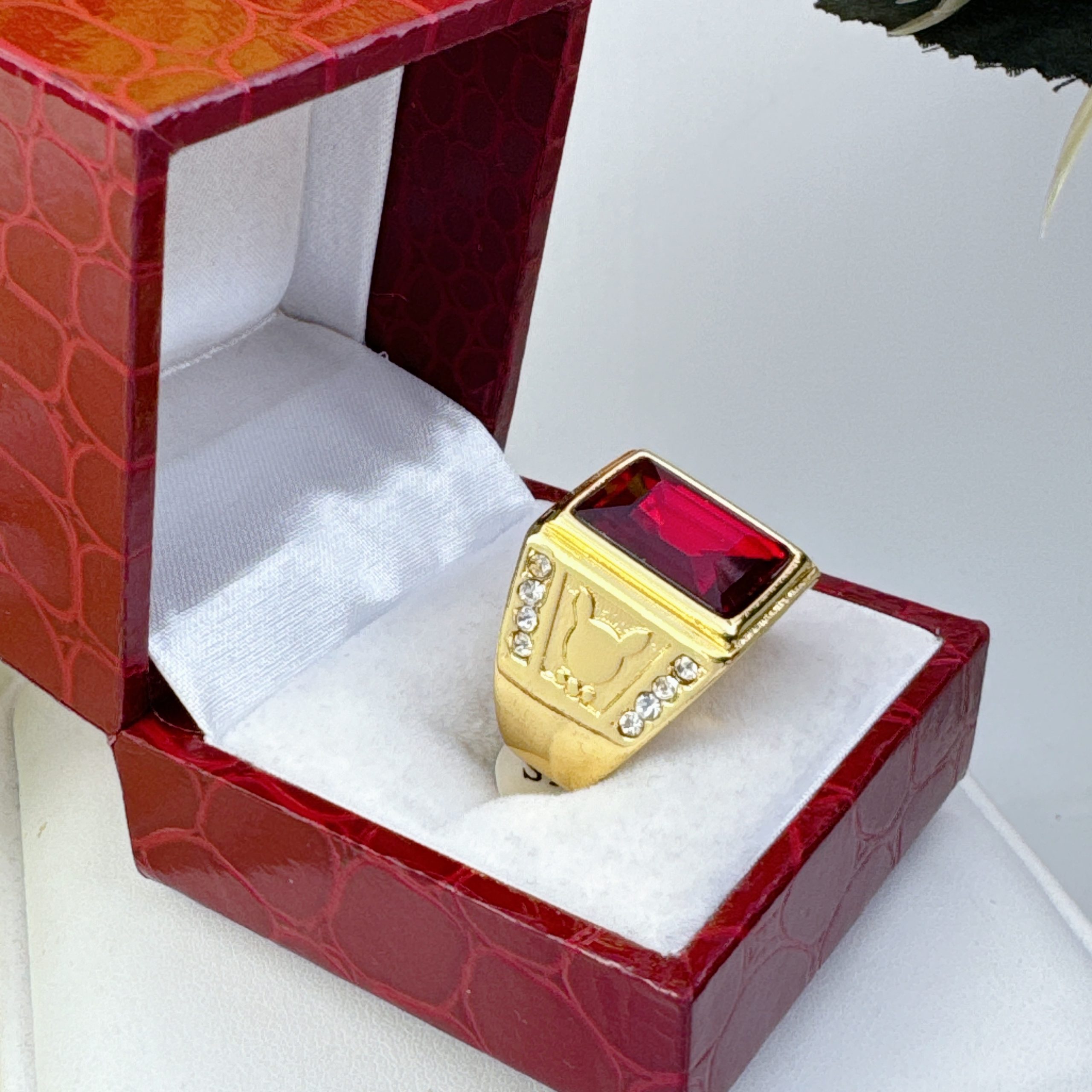 Nhẫn nam mặt vuông đá đỏ 4 Nhẫn Nam Mặt Vuông đá đỏ (2)