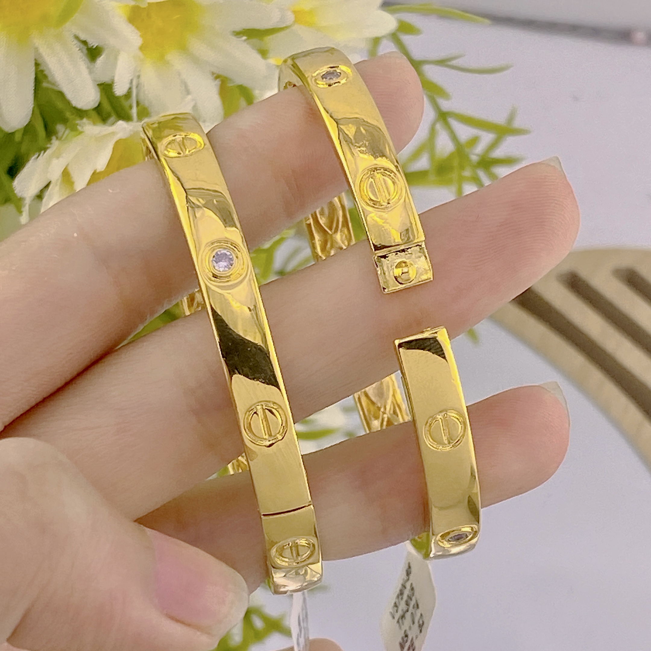 Vòng tay nữ Catier 6 VÒng Tay NỮ Catier (1)